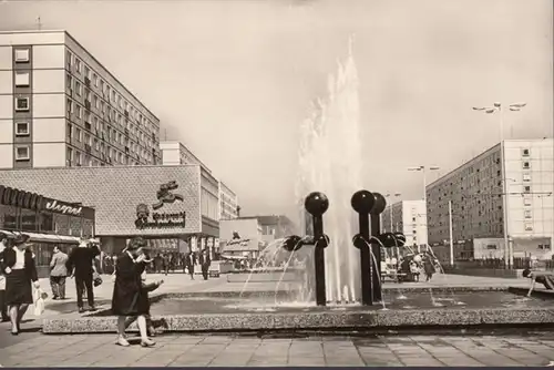 Magdeburg, Karl Marx Strasse, couru en 1968