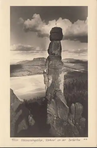 Montagnes d'Elbsandstein, grimpage sur la Barbarine, couru en 1957