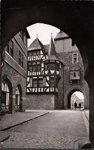 Burg an der Wupper, Schloss Burg, Burghof, ungelaufen