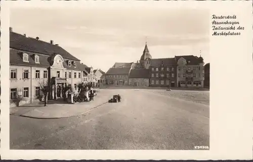 Stavenhagen, vue partielle de la place du marché, incurvée