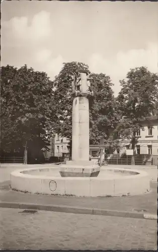 Eau blanche, fontaine de verrerie, non courbée