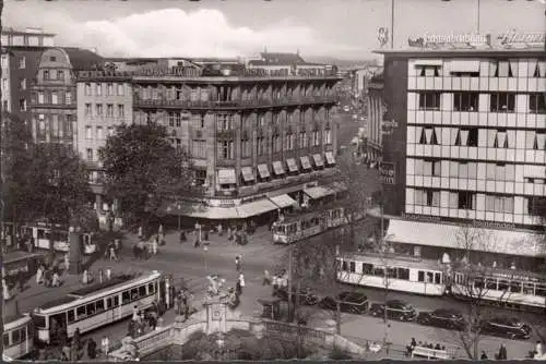 Düsseldorf, Corneliusplatz, Schadow Straße, Straßenbahnen, gelaufen