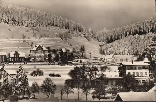 Manebach en hiver, vue sur la ville, incurvée