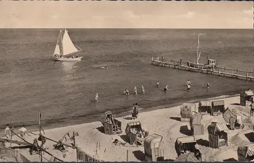 Gouttes, plage, paniers de plage et voilier, couru 1961