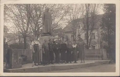 Bad Wörishofen, Gruppenbild vor dem Kneipp Denkmal, gelaufen 1924