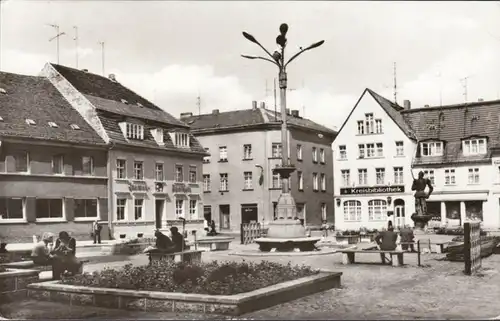 Perleberg, Grosser Markt, Kreisbibliothek, gelaufen