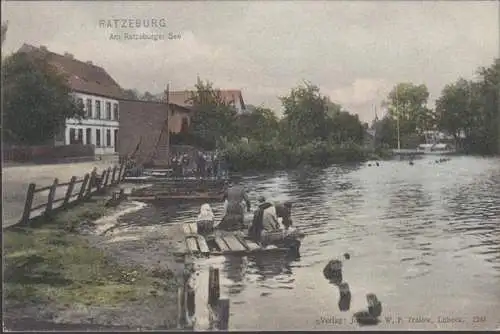 AK Ratzeburg, Am Ratzeburger See, Frauen beim Wäschewaschen, ungelaufen