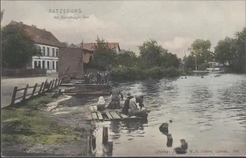 Ratzeburg, Am Ratseburger See, Femmes en lave-linge, incurvée