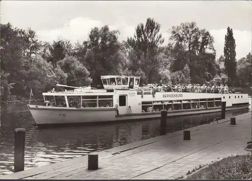 Brandenburg, Verkehrsbetriebe, Fahrgastschiff Brandenburg, gelaufen