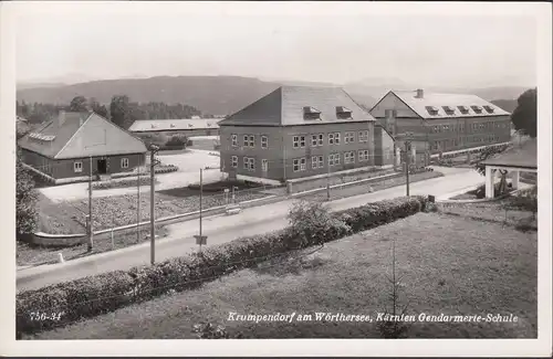 Krumpendorf, Gendarmerie école, incurvée
