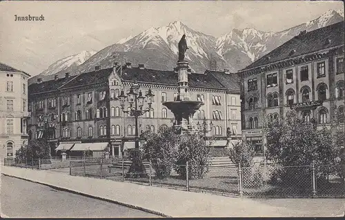 Innsbruck, Margarethenplatz, Brunnen, gelaufen