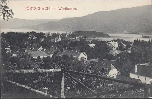 Pörtschach a. Wörthersee, vue sur la ville, incurvée