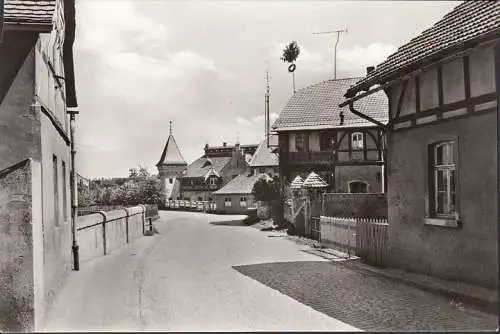 Kospoda, sortie du village, vue sur la route, incurvée