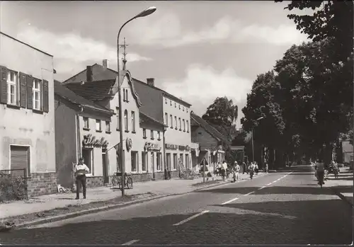 Michendorf, Potsdamer Straße mit Geschäften, ungelaufen