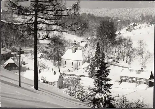 Village de la place, vue de ville, église en hiver, couru 1979