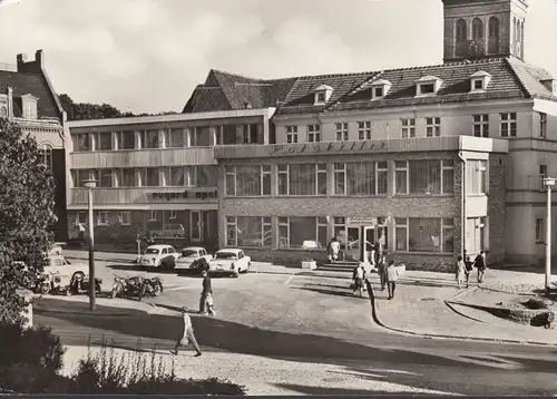 Bergen, place du marché, pharmacie et hôtel Ratskeller, couru 1971