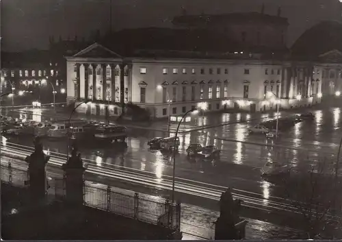 Berlin, Hauptstadt der DDR, Staatsoper, Busse, gelaufen