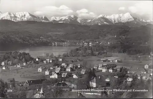 Village de Krumpen avec des caravanes, couru