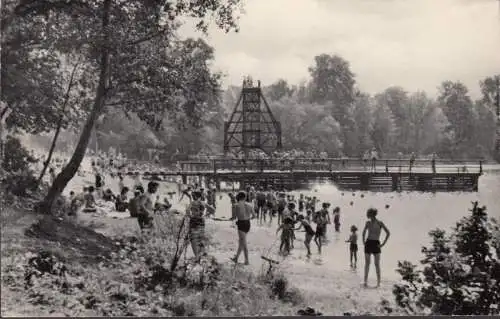 Neustrelitz, plage de baignade sur le lac Glambecker, couru