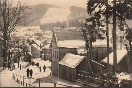 AK Friedrichroda, Reinhardsbrunner Straße, Blick zum Körnberg, gelaufen 1962