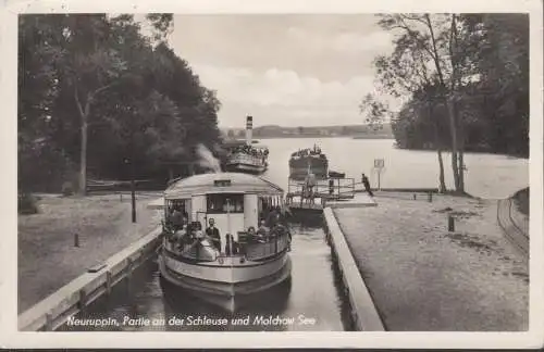 Neuruppin, Partie an der Schleuse, Schiffe, gelaufen 1952