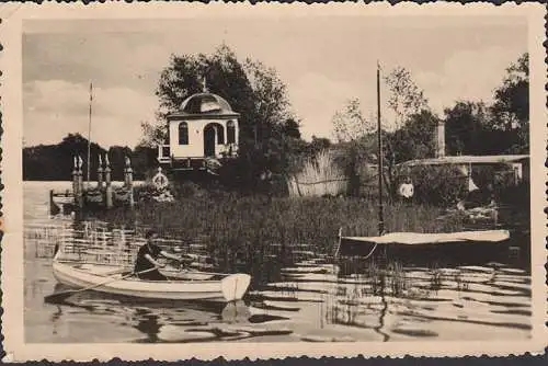 Lac Arend, pavillon, canots à rames, marches