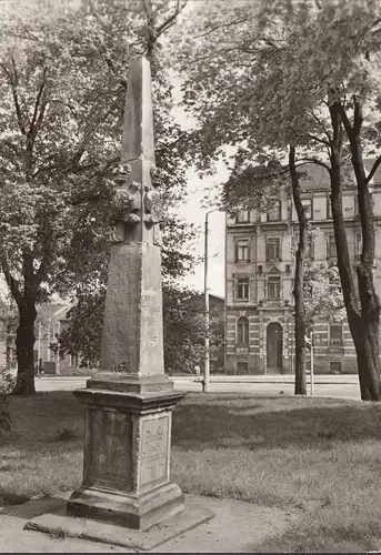 Freiberg, colonne des Miles, coin Horn et Karl Marx Street, incurvée