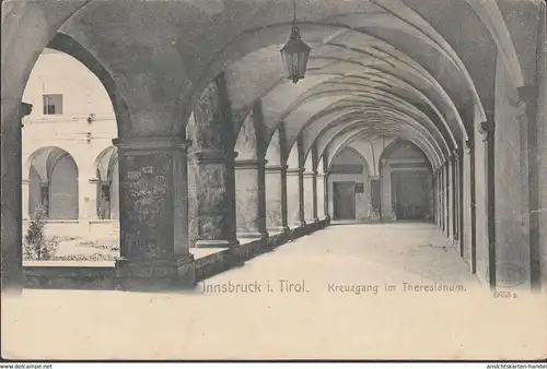 Innsbruck, cloître dans le Theresianum, incurvé