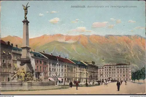 Innsbruck, gare avec fontaine d'union, incurvée