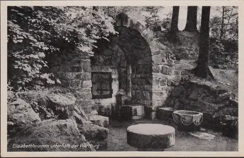 Eisenach, fontaine d'Élisabeth, sous le Wartburg, incurvée