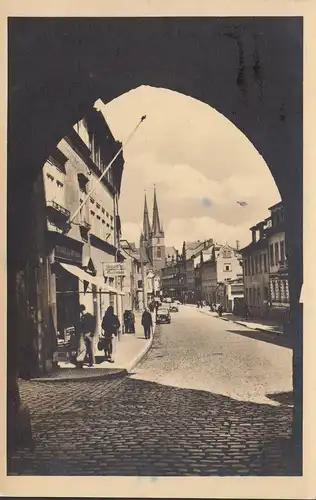 Saalfeld, Blick durch das Obere Tor, Straßenansicht, gelaufen 1952