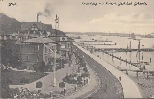 Kiel, chemin de plage avec bâtiment de Yacht Club impérial, couru 1909