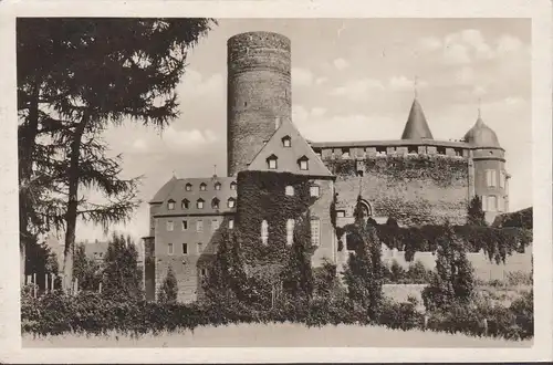 Mayen, Genoveva Château, incurvé