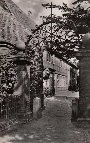 Itzehoe, Eingang zum Klosterhof, ungelaufen
