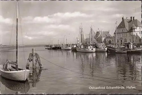 AK Eckernförde, Hafen, Schiffe, gelaufen 1965