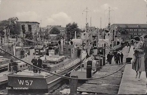 Kiel, Marinehafen, Schiffe und Boote, ungelaufen