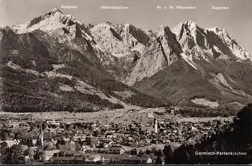 Garmisch-Partenkirchen, vue sur la ville, incurvée
