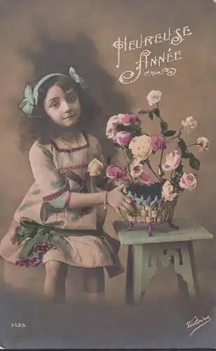 Heureuse Anne, Enfant avec panier de fleurs, non circule