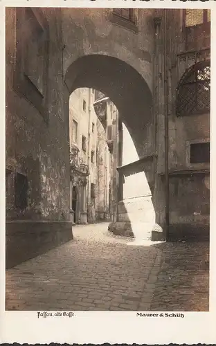 Passau, vieille ruelle, maçon et tireur, en fuite