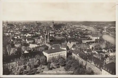 Magdeburg, photo aérienne, incurvée
