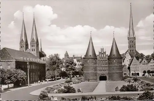 Lübeck, Holstentor mit Marien- und Petrikirche, ungelaufen