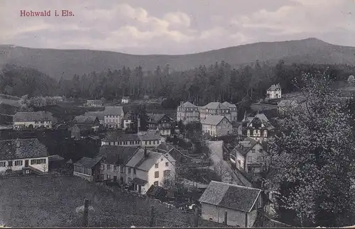 Le Hohwald, Alsace, vue sur la ville, incurvée