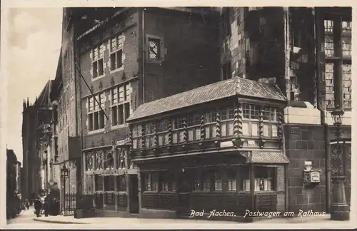 Bad Aachen, Postwagen am Rathaus, gelaufen