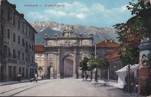 AK Innsbruck, Triumphpforte, Litfaßsäule, gelaufen 1911