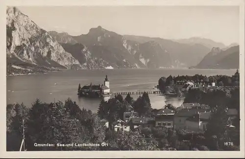 AK Gmunden, See- und Landschloss Ort, Stadtansicht, Foto- AK, ungelaufen