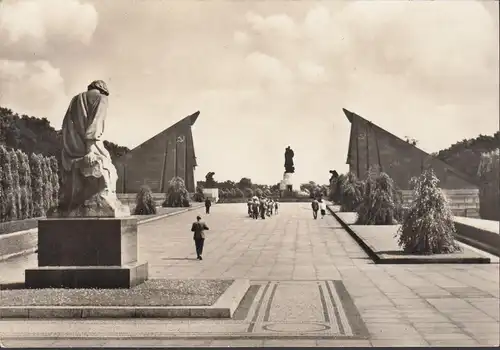 AK Berlin-Treptow, Sowjetisches Ehrenmal, ungelaufen