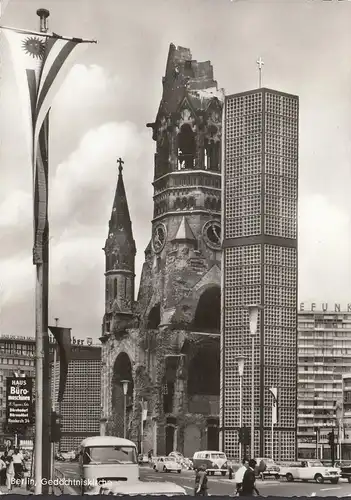 AK Berlin-Charlottenburg, église commémorative, VW T1, Cabrio, couru 1966