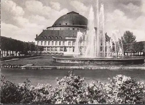 AK Hannover, Stadthalle mit großer Fontäne, gelaufen 1959