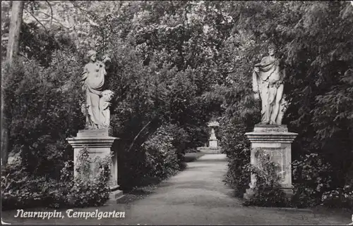 AK Neuruppin, Tempelgarten, Statuen, gelaufen 1959