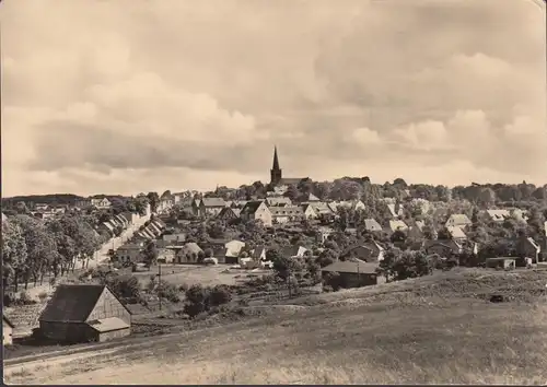 AK Bergen auf Rügen, Stadtansicht, Kirche, ungelaufen